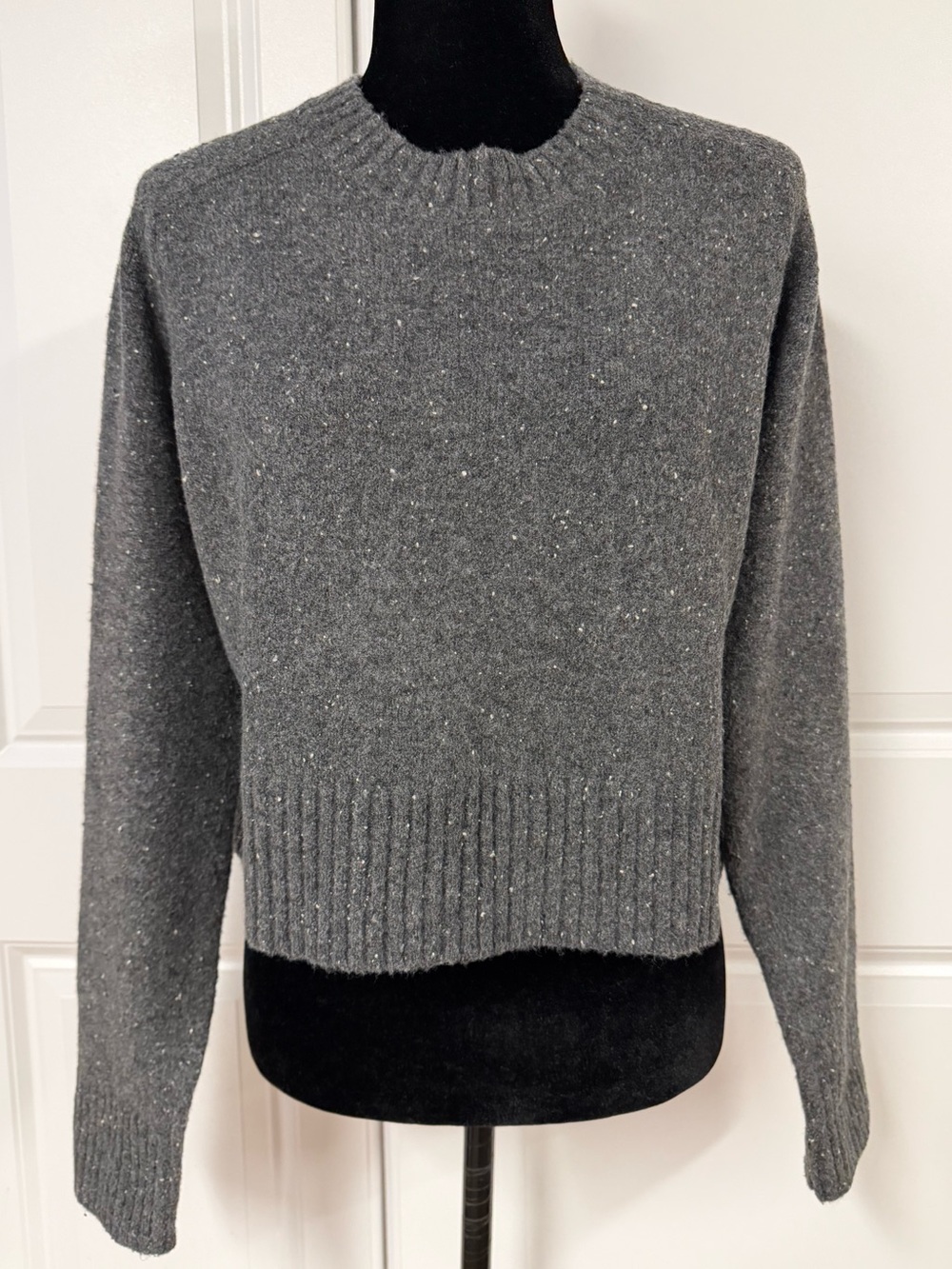 Universal Thread Cropped Speckled Sweater
